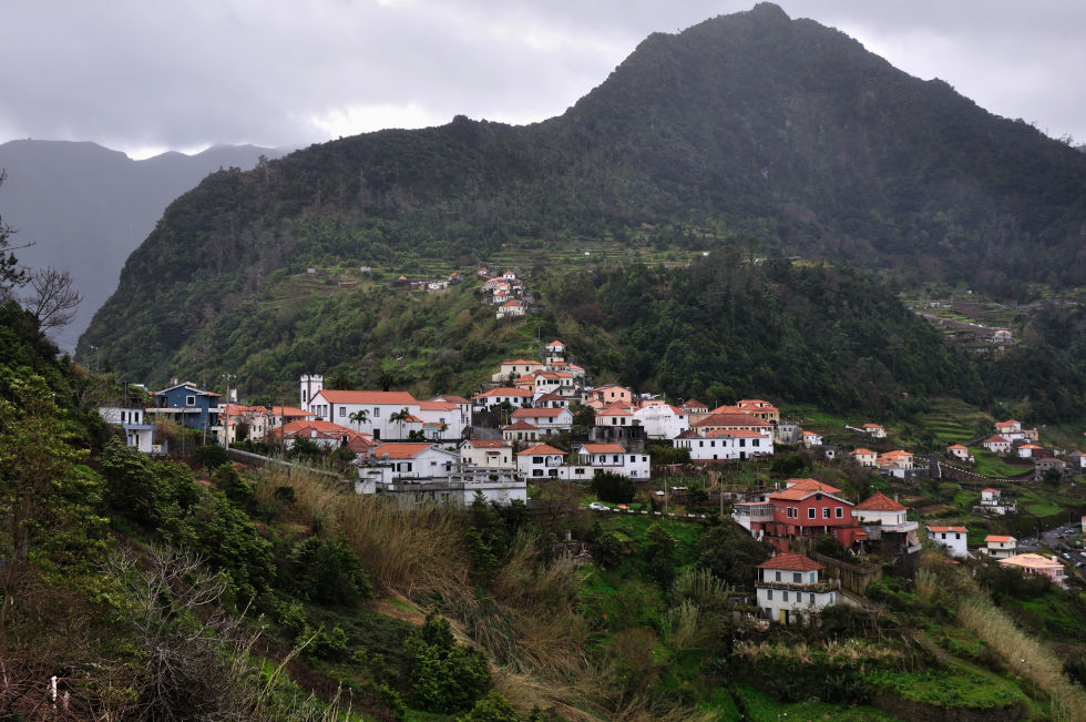 Vue sur le village de Boaventura, Madère