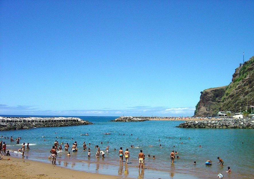 la plage de Calheta