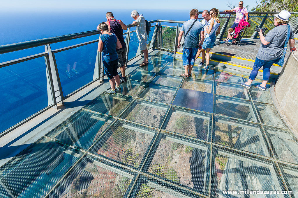 Cabo Girao's secure glass platform