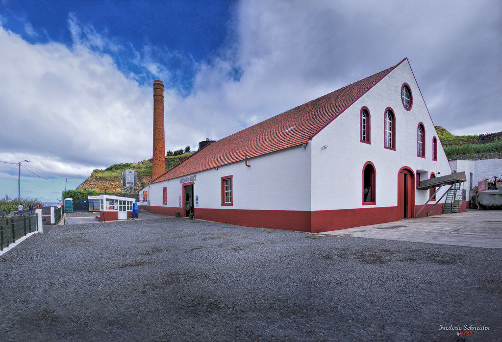 Rhum Factory by fs999 is licensed under CC BY-NC-ND 2.0 Usine de Rhum à Madère, Porto da Cruz