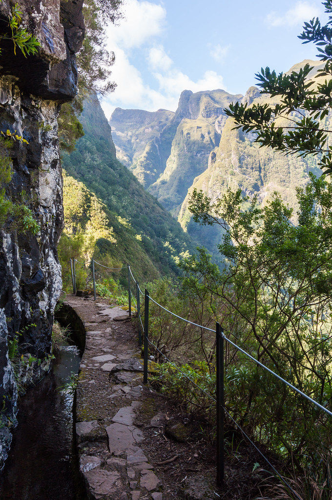 Vue sur la montagne depuis la levada do Caldeirao Verde