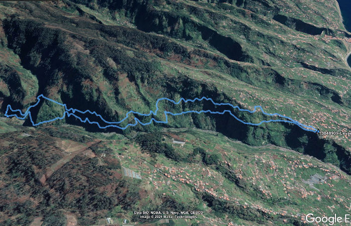 Vue de la trace GPS à flanc de falaise - vue GoogleEarth