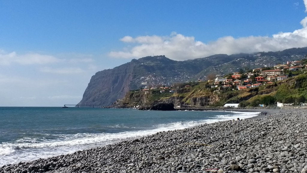 Plage de Formosa avec vue sur le Cabo Girao