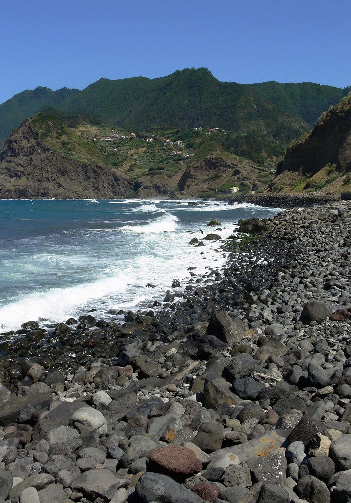 Plage de galets Maiata -  Porto da Cruz Madere