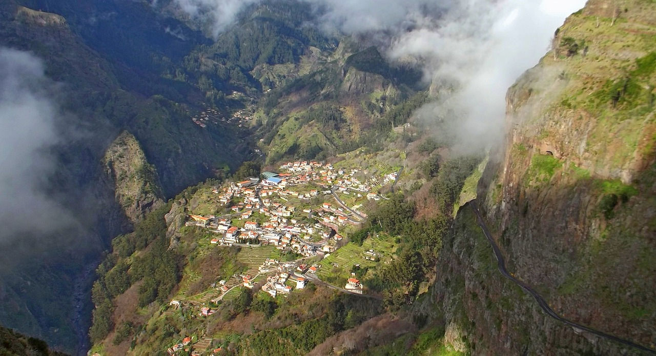 Vallée des Nonnes - randonnée dans les sommets de Madère