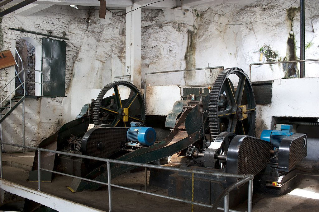 Usine distellerie de rhum, Calheta Madère