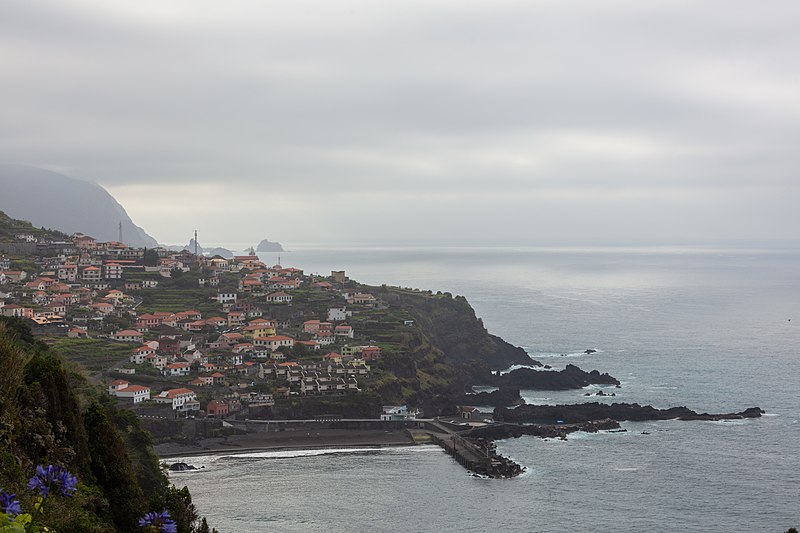 Seixal, vue de loin